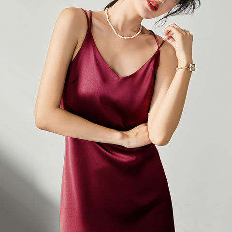Slim-fit silk suspender skirt mid-length