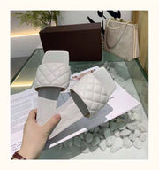 Diamond-shaped leather sandals with square head