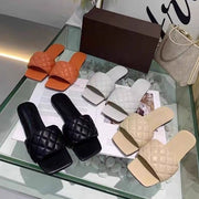 Diamond-shaped leather sandals with square head
