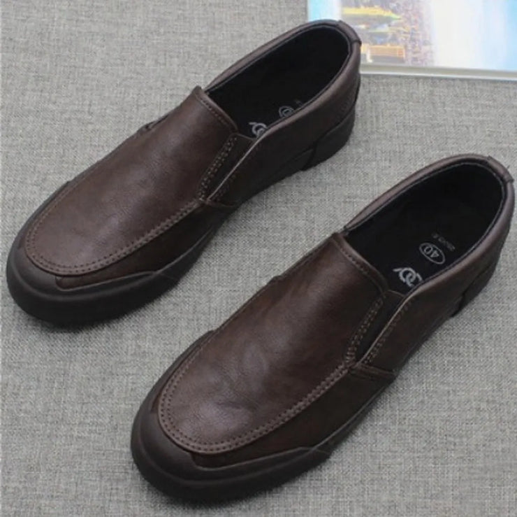 Fashion Leather Men Shoes Casual Flat Men Shoes Waterproof Breathable Loafers Men High Quality Moccasins Comfortable Hot Sale