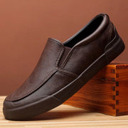 Fashion Leather Men Shoes Casual Flat Men Shoes Waterproof Breathable Loafers Men High Quality Moccasins Comfortable Hot Sale