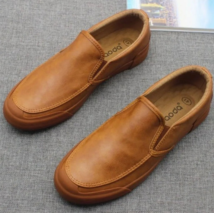 Fashion Leather Men Shoes Casual Flat Men Shoes Waterproof Breathable Loafers Men High Quality Moccasins Comfortable Hot Sale