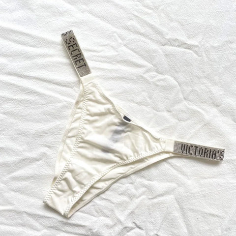 G-shaped thong pants, sports underwear, thong-style underwear, fashionable underwear, sexy satin, short and slim style underwear