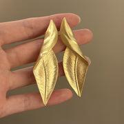 Niche Metal Folding Leaf Earrings