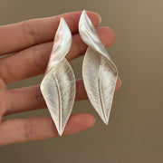 Niche Metal Folding Leaf Earrings